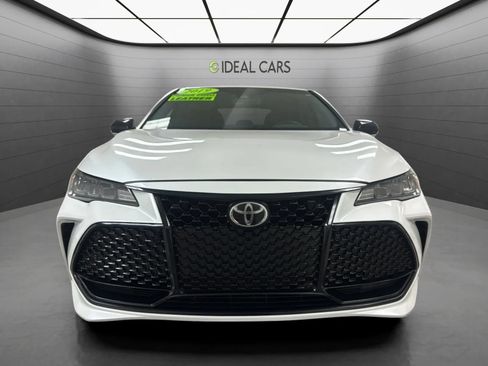 Used 2019 Toyota Avalon XSE w/ Carpet Mat Package FWD image 2