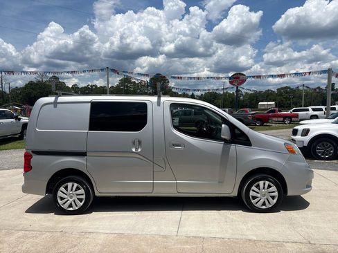 Used 2013 Nissan NV200 SV w/ Technology Pkg FWD image 4