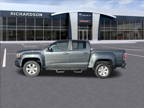 Used 2016 GMC Canyon SLE image 2