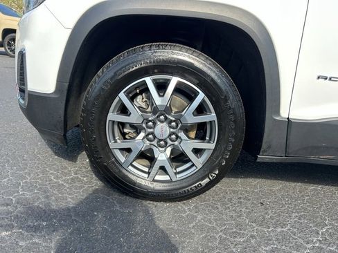 Used 2023 GMC Acadia SLT image 8