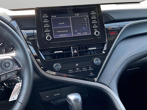 Used 2024 Toyota Camry SE FWD image 6