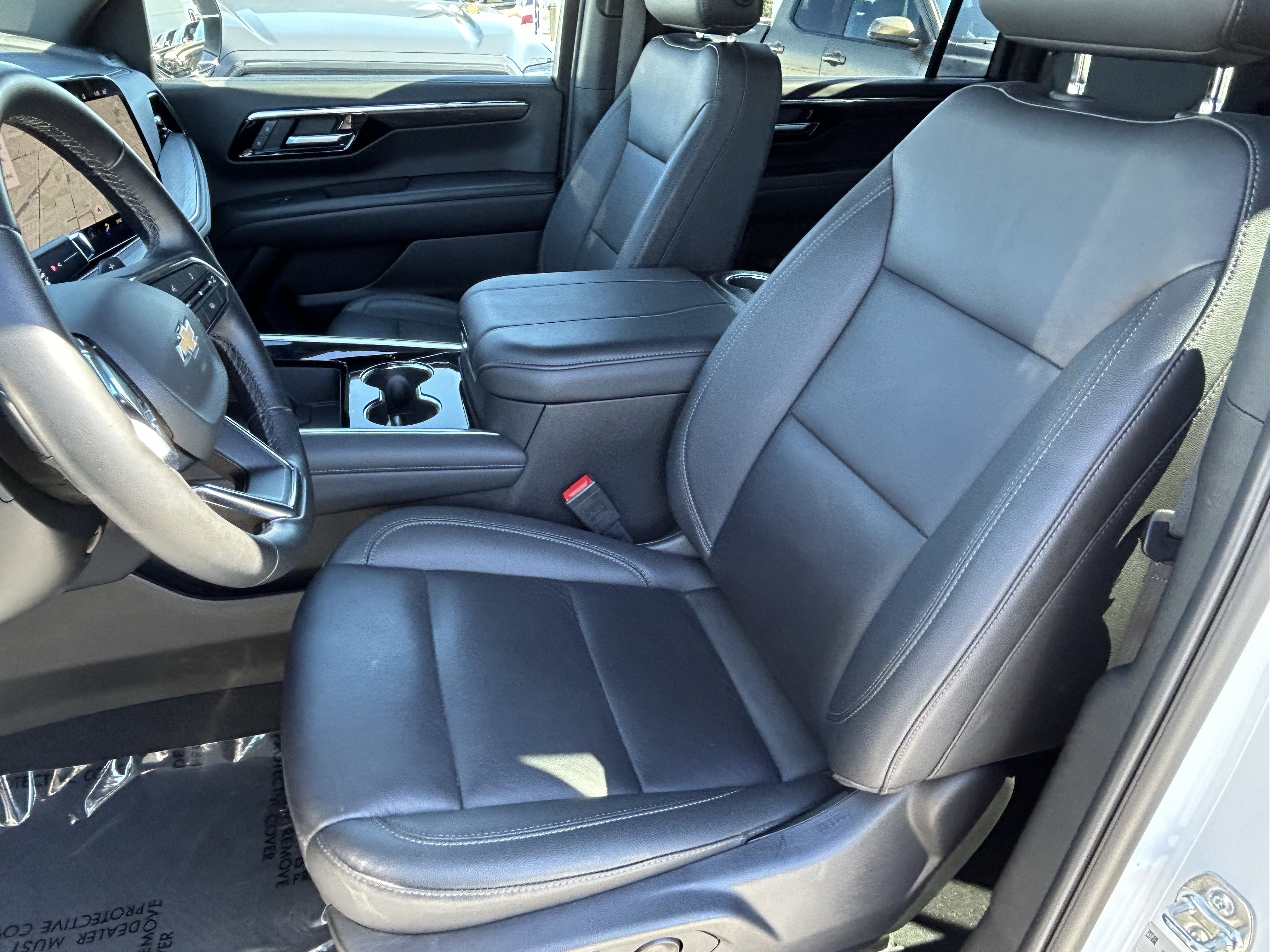 Used 2026 Chevrolet Suburban LT w/ Comfort Package AWD/4WD image 17