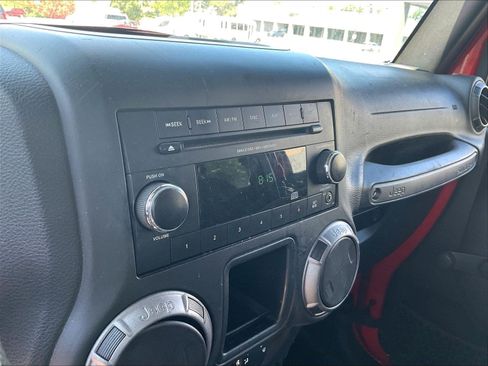 Used 2017 Jeep Wrangler Unlimited Sport AWD/4WD image 6