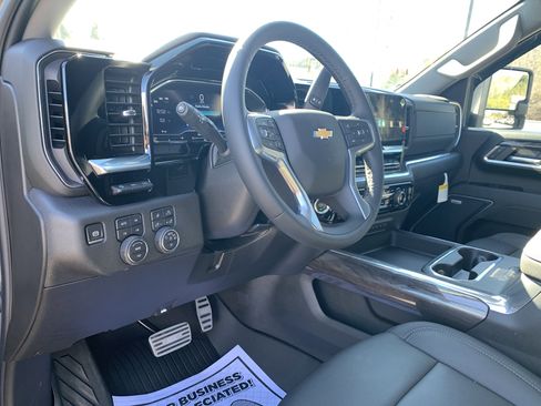 New 2025 Chevrolet Silverado 2500 LTZ w/ LTZ Premium Package AWD/4WD image 16