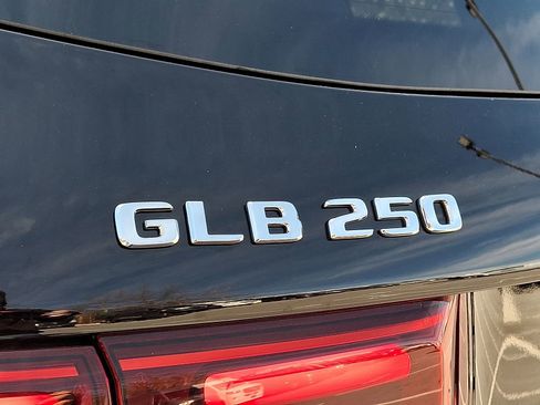 New 2026 Mercedes-Benz GLB 250 4MATIC image 20