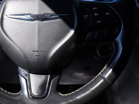 Used 2020 Chrysler Pacifica Touring w/ S Appearance Package FWD image 58
