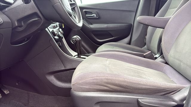 Used 2017 Chevrolet Trax LS FWD image 13
