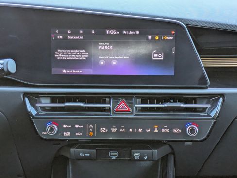 Certified 2025 Kia Niro Wind image 22