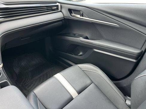 Used 2025 Toyota Camry SE FWD image 40