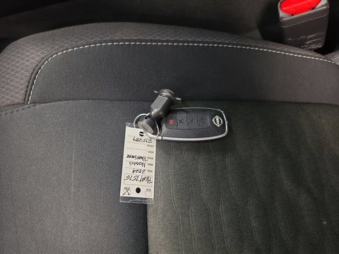 Used 2024 Nissan Pathfinder SV FWD image 35