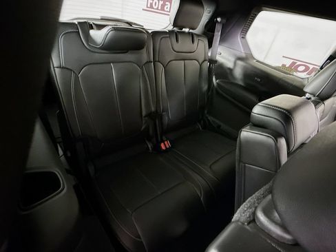 Used 2024 Jeep Grand Cherokee L Limited AWD/4WD image 32