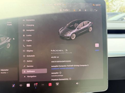 Used 2021 Tesla Model 3 Standard Range Plus image 37