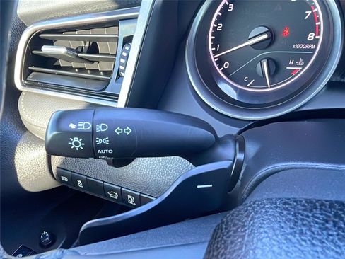 Used 2024 Toyota Camry SE image 23