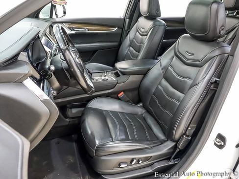 Used 2023 Cadillac XT6 Premium Luxury w/ Platinum Package AWD/4WD image 13