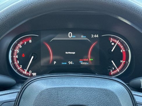 Used 2025 Toyota RAV4 XLE AWD/4WD image 19