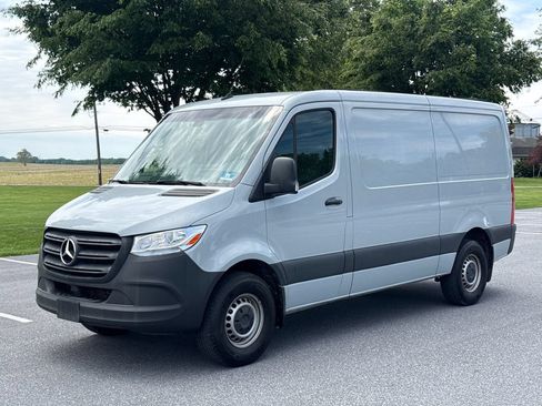 Used 2023 Mercedes-Benz Sprinter 1500 image 4