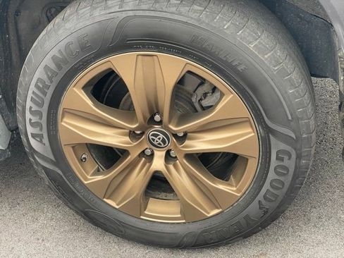 Used 2022 Toyota Highlander Bronze Edition image 34