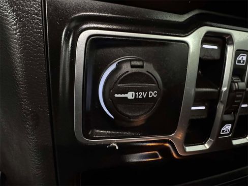 Used 2022 Jeep Wrangler Unlimited Sport image 29