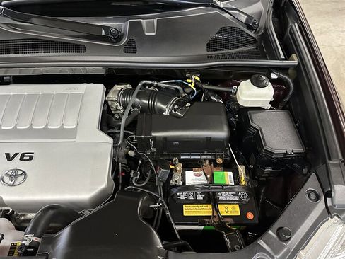 Used 2012 Toyota Highlander SE w/ Tow Pkg image 39