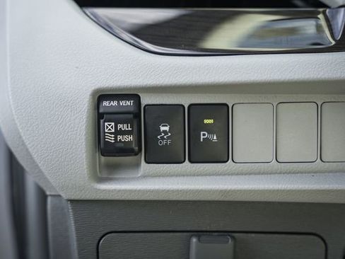 Used 2018 Toyota Sienna XLE Premium image 43