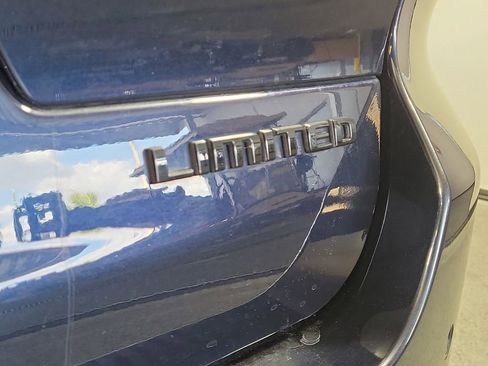 Used 2024 Jeep Grand Cherokee L Limited w/ Luxury Tech Group II image 7