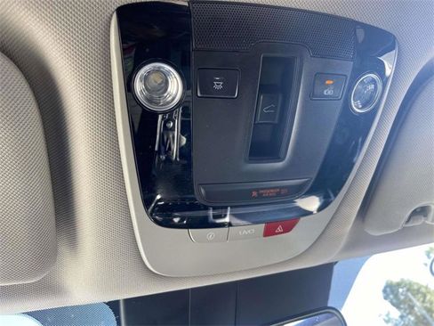 Used 2022 Kia Sorento S w/ Panoramic Sunroof Package image 30