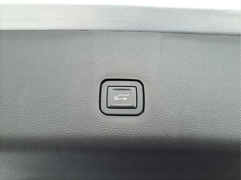 Certified 2018 Chevrolet Traverse LT FWD image 6