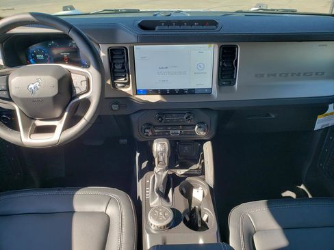 New 2025 Ford Bronco Outer Banks w/ Sasquatch Package image 16