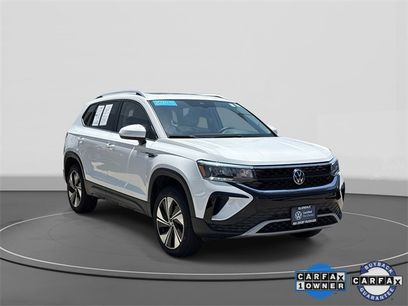 Certified 2024 Volkswagen Taos SE w/ Panoramic Sunroof Package