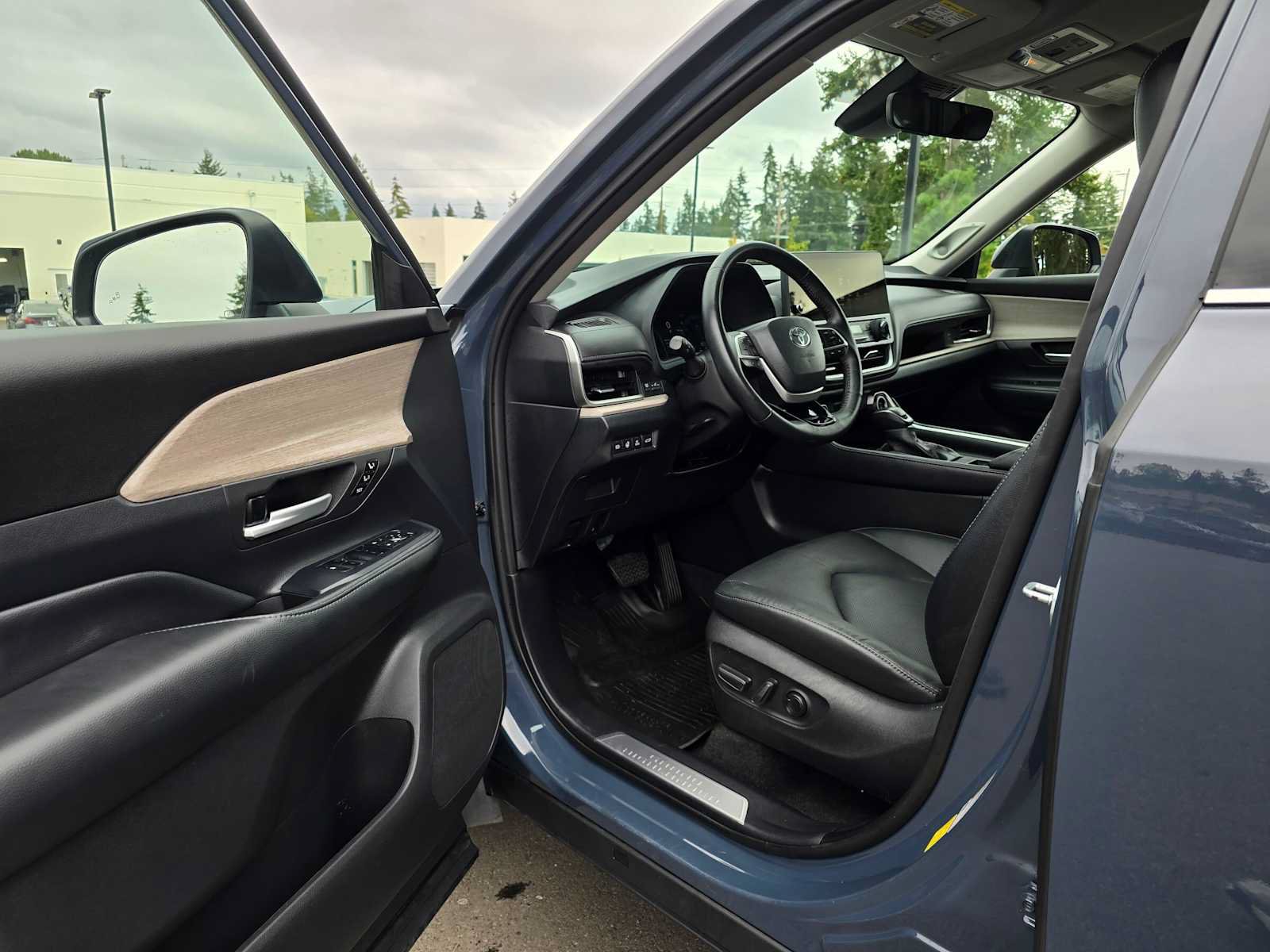 Used 2024 Toyota Grand Highlander AWD Hybrid image 20