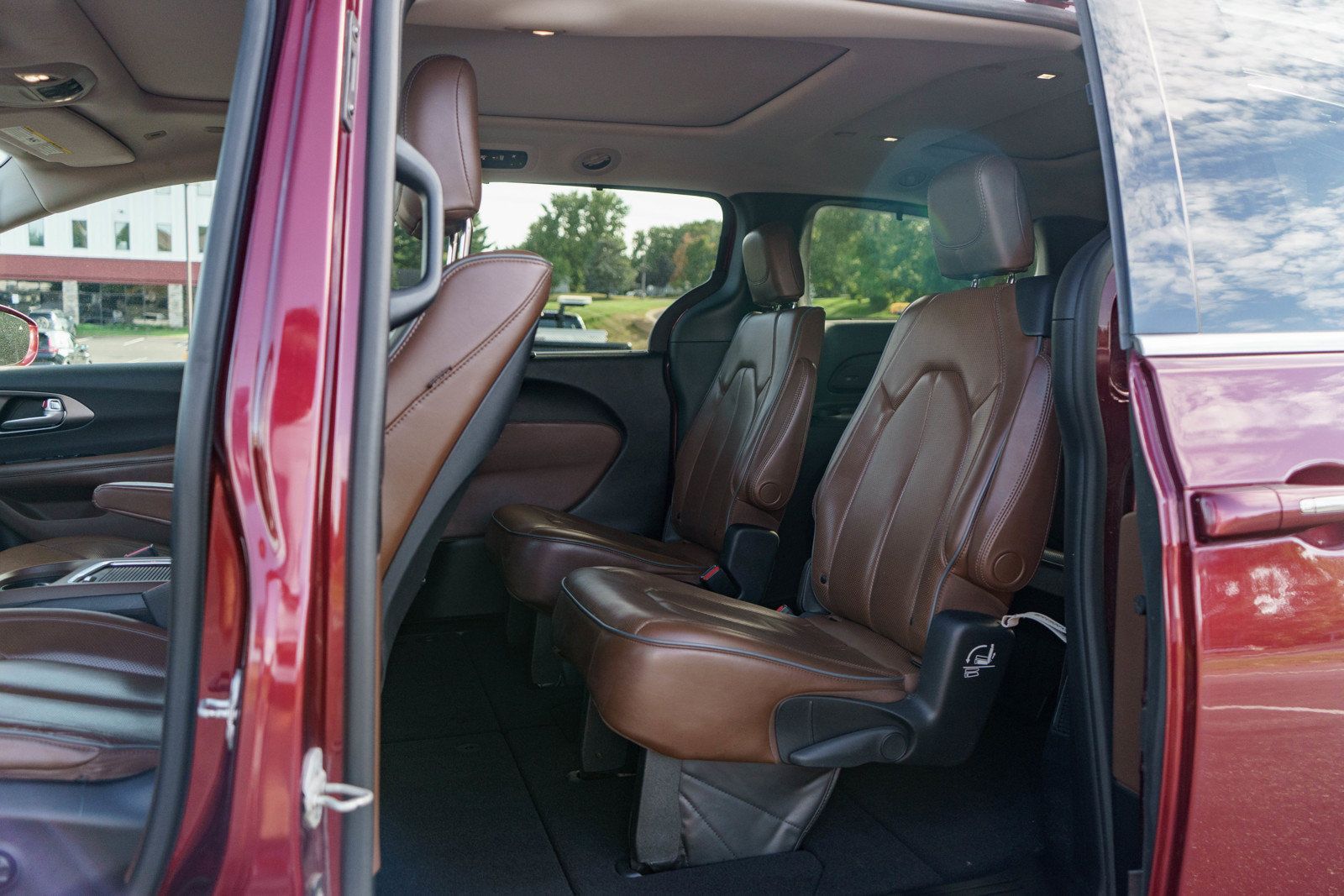 Used 2019 Chrysler Pacifica Limited FWD image 14