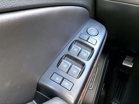 Used 2018 Chevrolet Tahoe LT RWD image 36