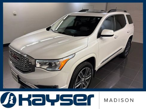 Used 2018 GMC Acadia Denali w/ Technology Package AWD/4WD image 3