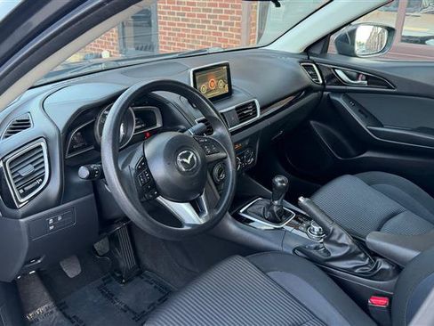Used 2016 MAZDA MAZDA3 i Sport w/ Preferred Equipment Package FWD image 27