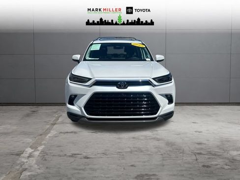 Certified 2025 Toyota Grand Highlander AWD image 9