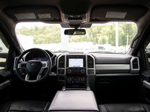 Used 2020 Ford F250 Lariat w/ Lariat Ultimate Package AWD/4WD image 14