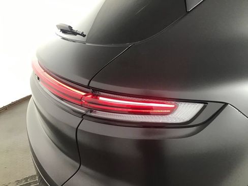 Certified 2024 Porsche Cayenne S AWD/4WD image 16