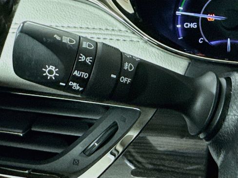 Used 2013 Toyota Avalon XLE Touring FWD image 12