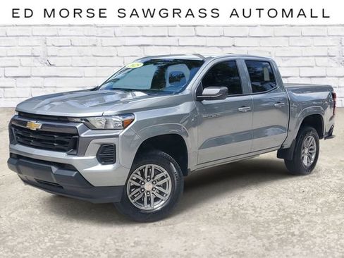 Used 2025 Chevrolet Colorado LT RWD image 1