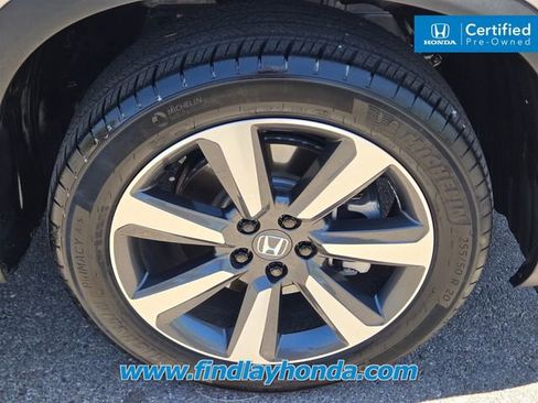 Certified 2025 Honda Pilot Touring image 9