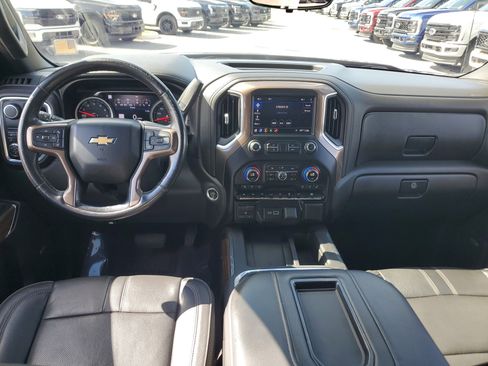 Used 2019 Chevrolet Silverado 1500 High Country w/ Technology Package image 17