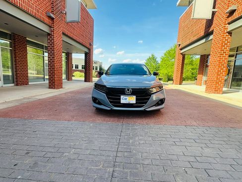 Used 2022 Honda Accord Sport image 2