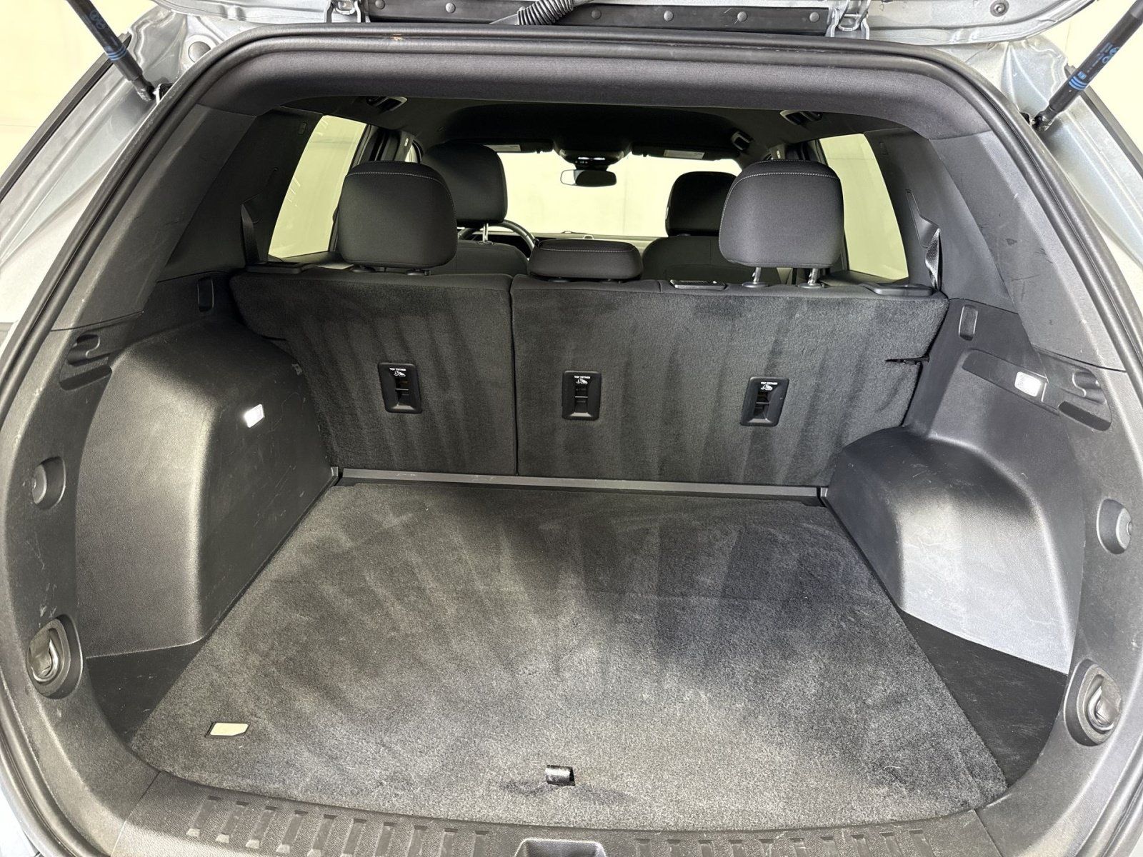 Used 2025 Chevrolet Equinox LT FWD image 25