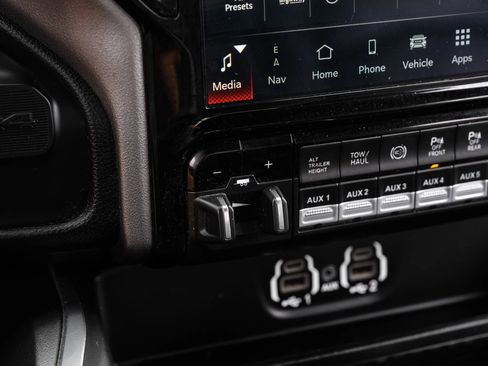 Used 2024 RAM 3500 Laramie w/ Sport Appearance Package AWD/4WD image 33