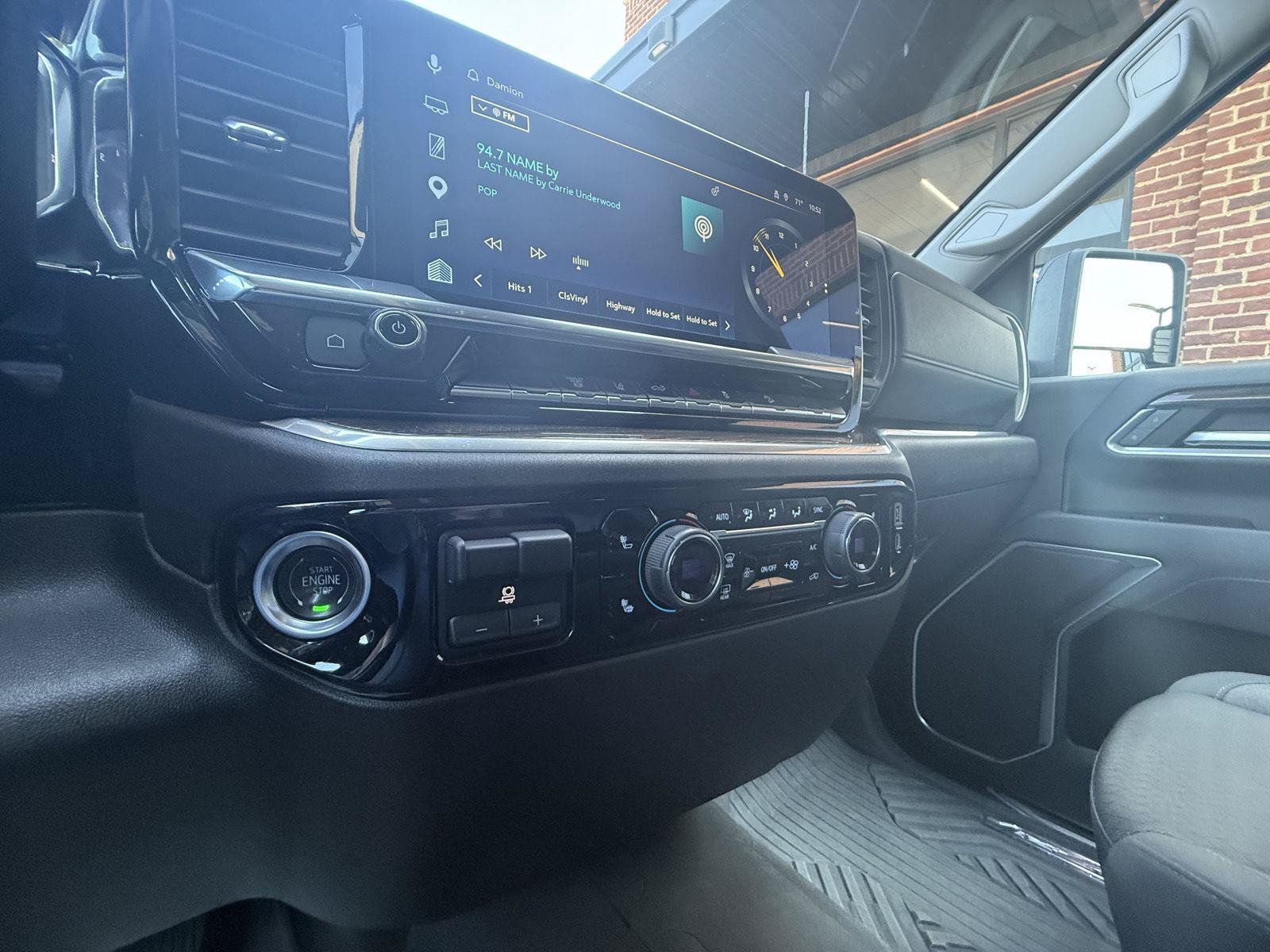 Used 2025 Chevrolet Silverado 2500 LT AWD/4WD image 5