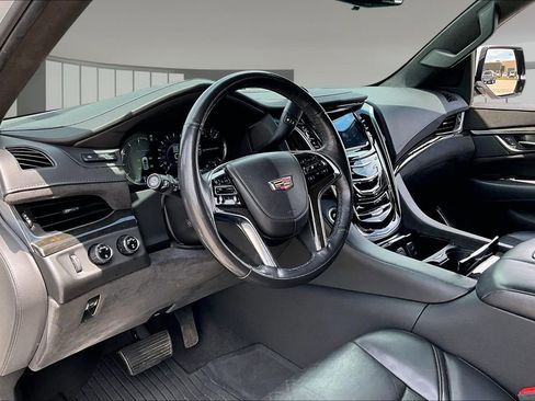 Used 2020 Cadillac Escalade ESV Platinum AWD/4WD image 13