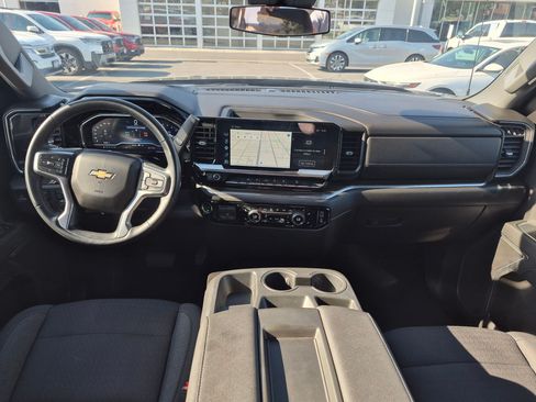 Used 2023 Chevrolet Silverado 1500 LT w/ Z71 Off-Road Package AWD/4WD image 28