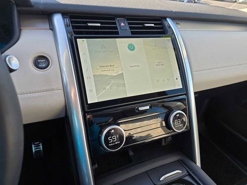 Used 2025 Land Rover Discovery Dynamic SE image 28