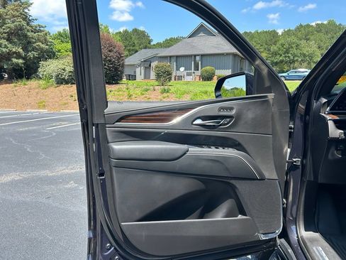 Used 2023 Cadillac Escalade Premium Luxury AWD/4WD image 61