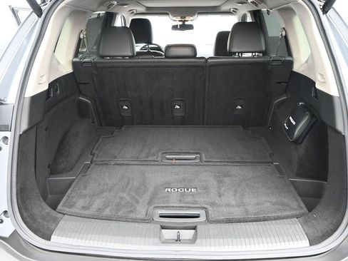Used 2021 Nissan Rogue Platinum image 11